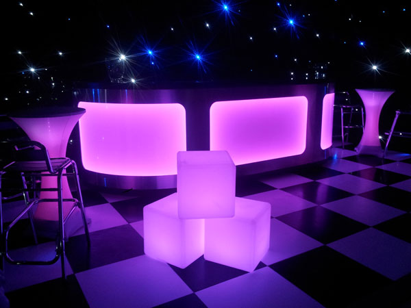 Lit Poseur Tables 5 x colour function Lit Poseur Tables 5 x colour function
